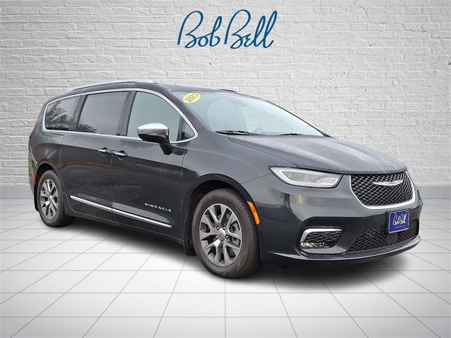2023 Chrysler Pacifica Hybrid Pinnacle's photo