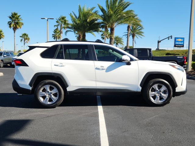 2022 Toyota RAV4 XLE photo 4