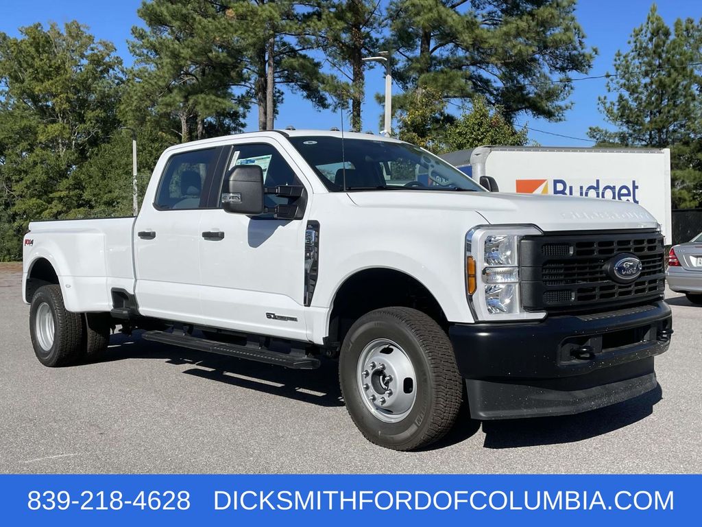 2026 Ford F-350 Super Duty XL's photo