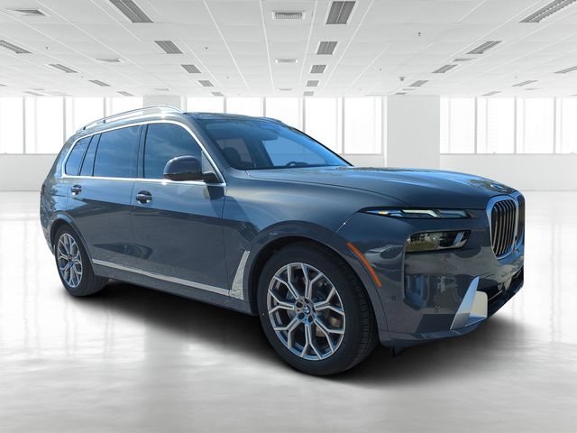 2026 BMW X7 40i's photo