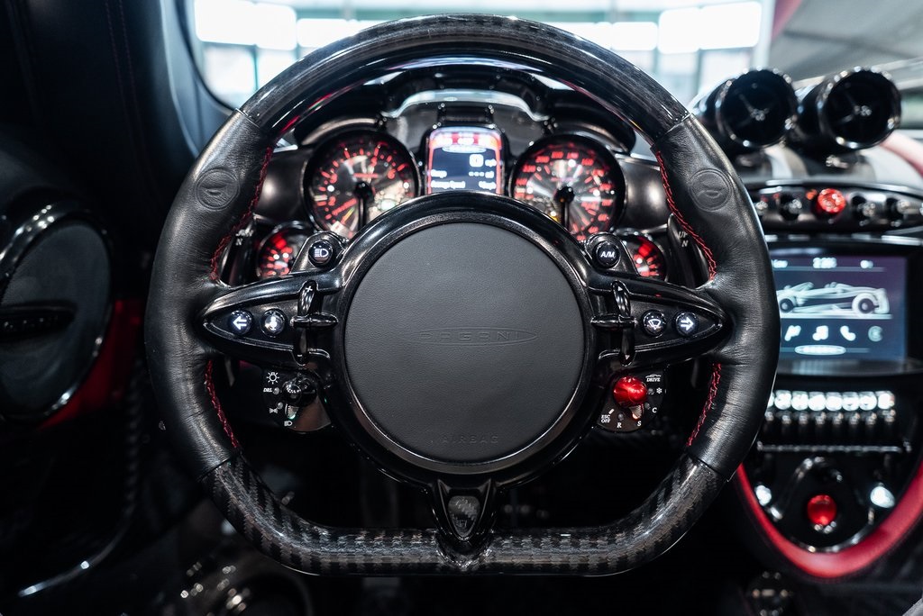 2017 Pagani Huayra photo 5