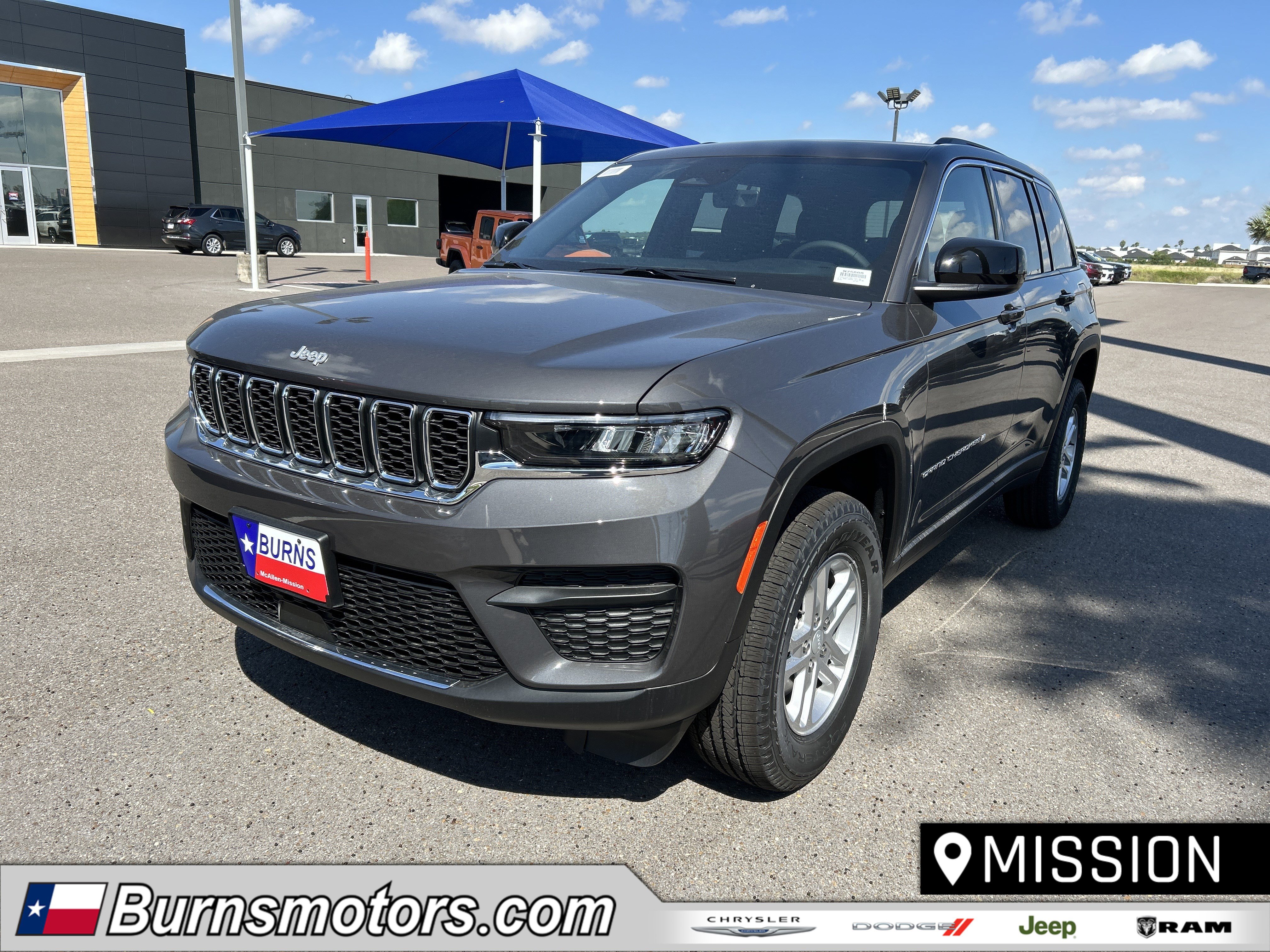 2025 Jeep Grand Cherokee Laredo's photo