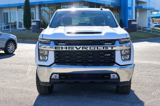 2023 Chevrolet Silverado 2500HD LT photo 2