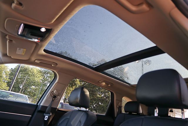 2022 Kia Sorento S photo 11