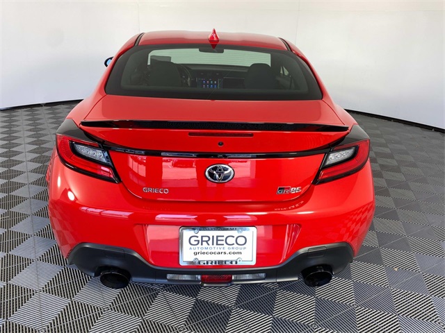 2023 Toyota GR86 Base photo 6
