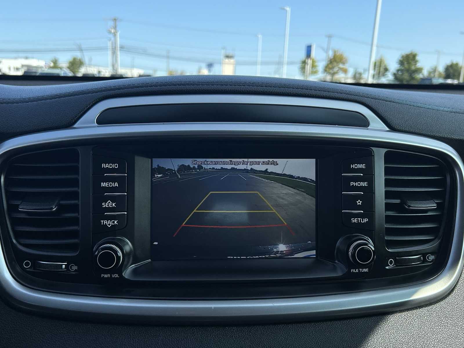 2019 Kia Sorento LX photo 16