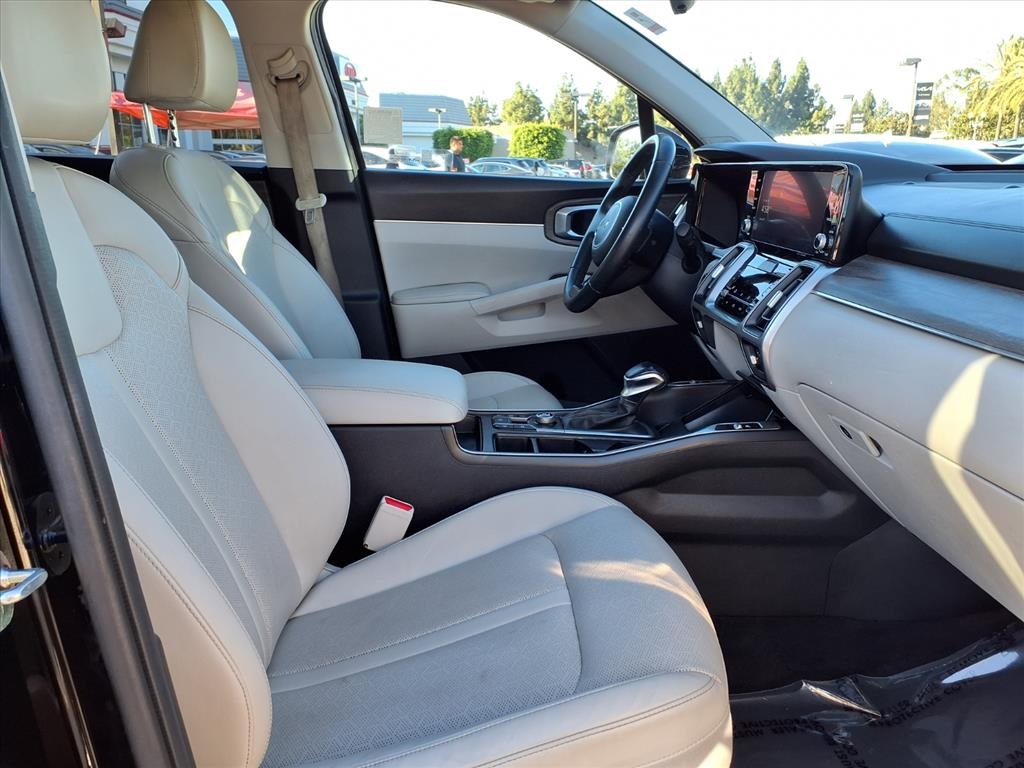 2023 Kia Sorento EX photo 10