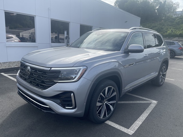 2026 Volkswagen Atlas SEL Premium R-Line photo 3