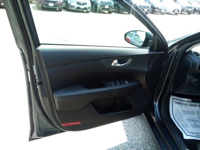 2020 Kia Forte LXS photo 5