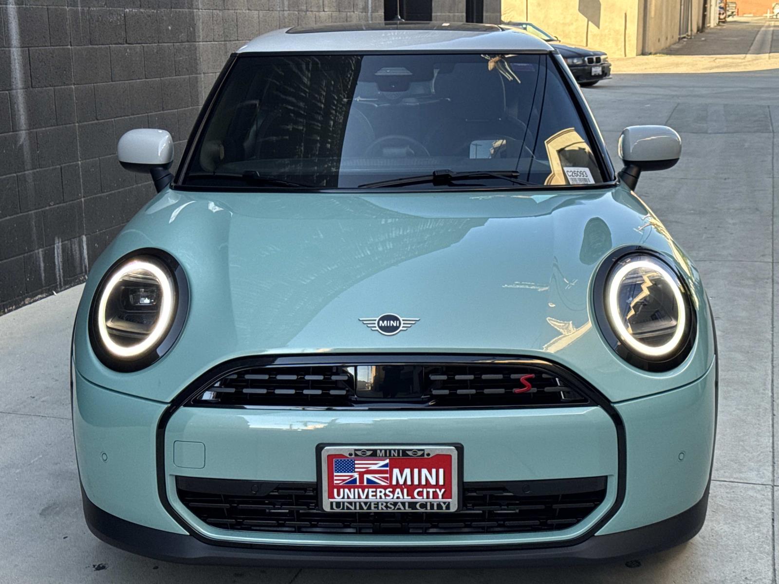 2026 Mini Cooper 2 Door Hardtop Signature photo 2