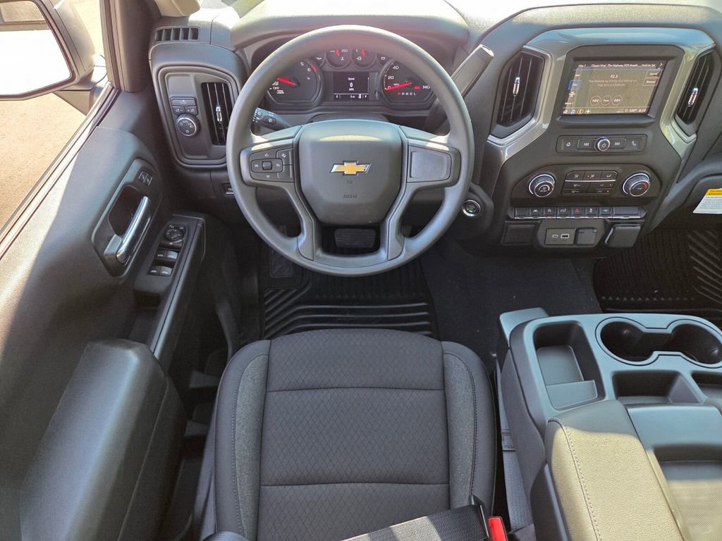 2025 Chevrolet Silverado 1500 Custom photo 8