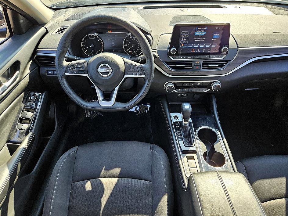 2023 Nissan Altima 2.5 SV photo 8