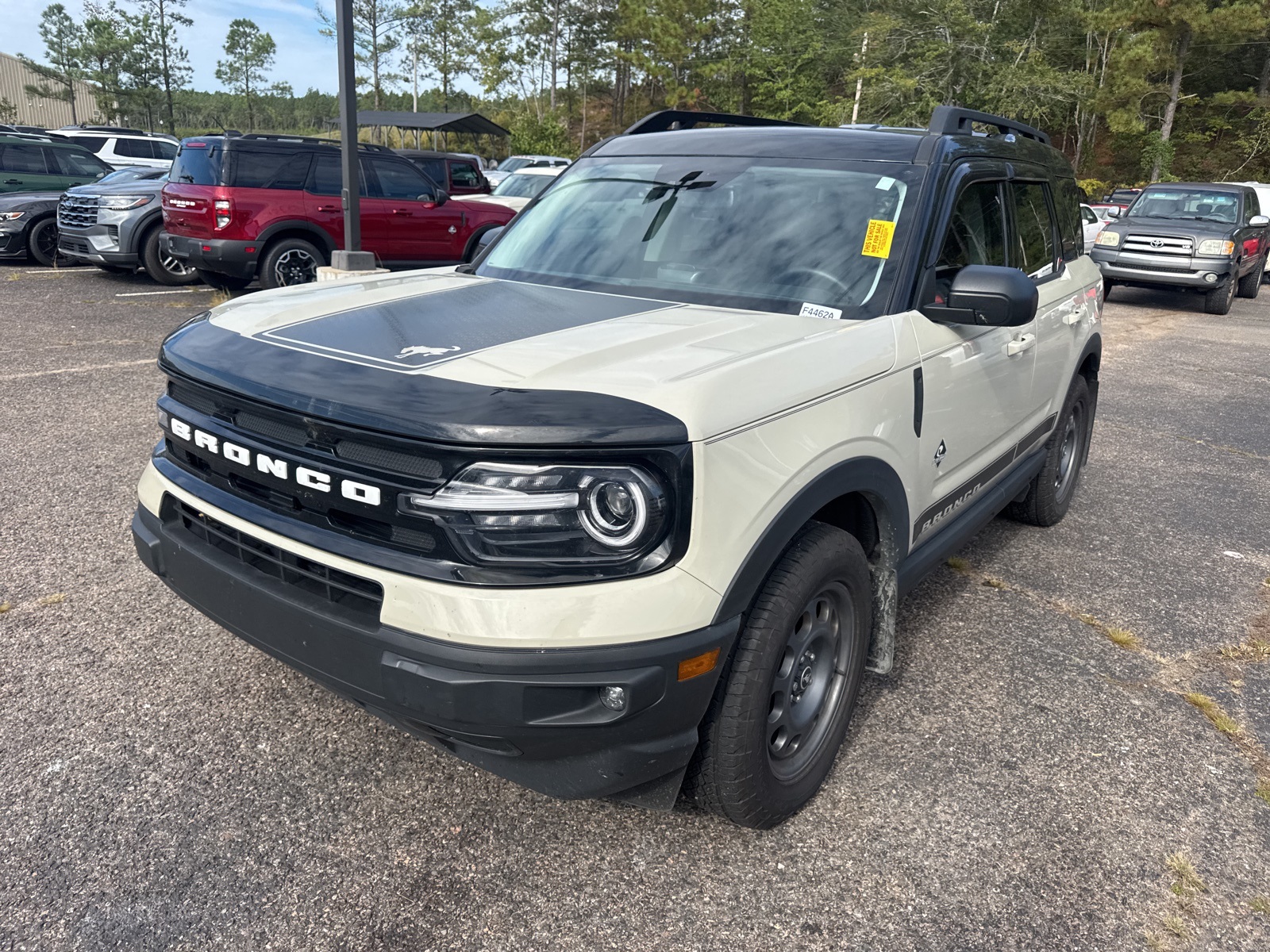 2024 Ford Bronco Sport Outer Banks photo 2