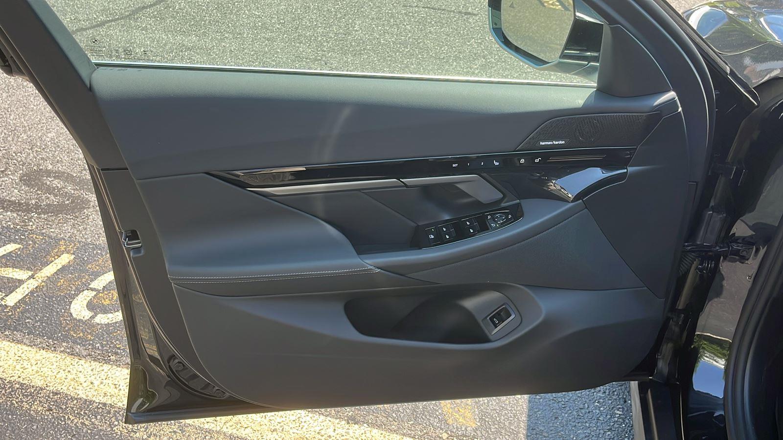 New 2026 Black Sapphire Metallic BMW 530i xDrive image 6