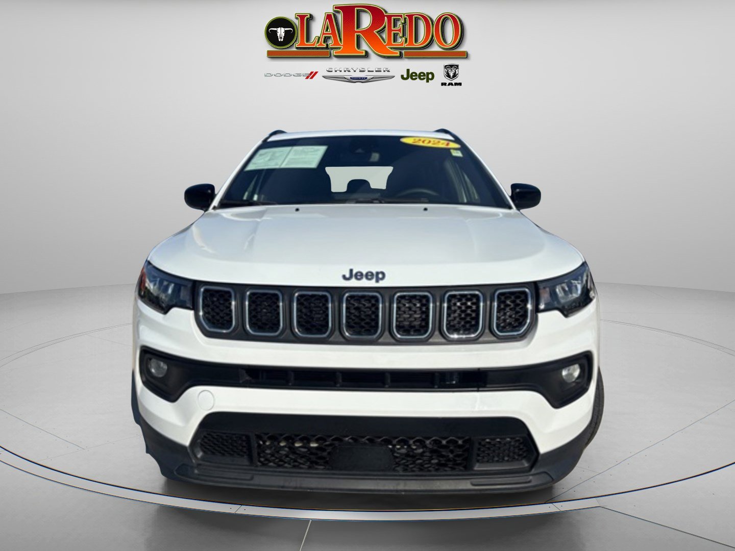 2024 Jeep Compass Latitude photo 2