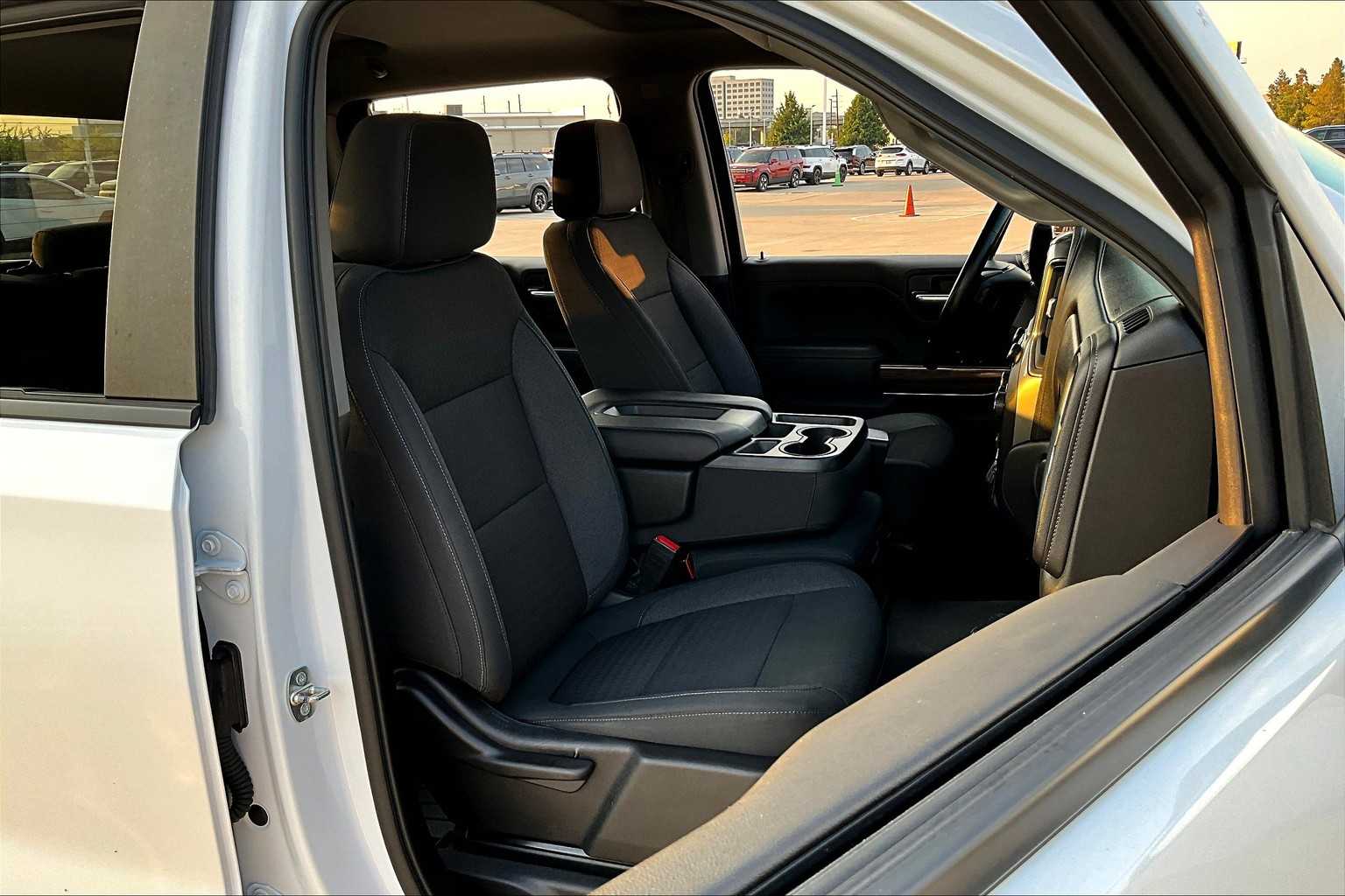 2020 Chevrolet Silverado 1500 LT photo 8