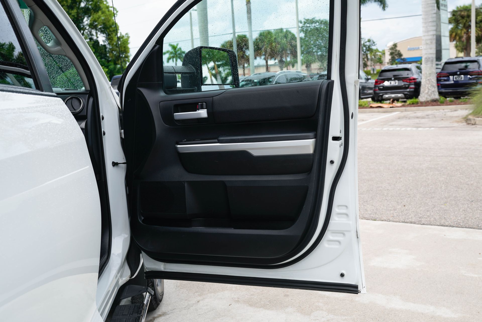 2016 Toyota Tundra SR5 photo 31