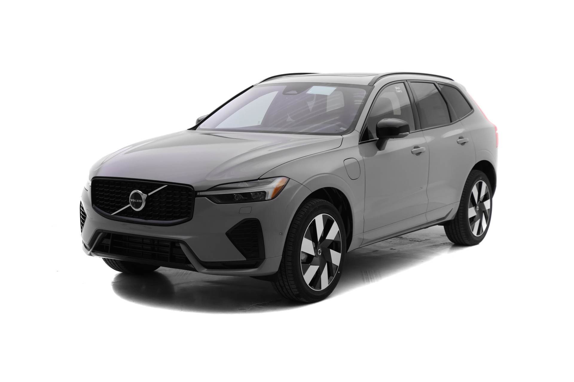 2025 Volvo XC60 Plus's photo