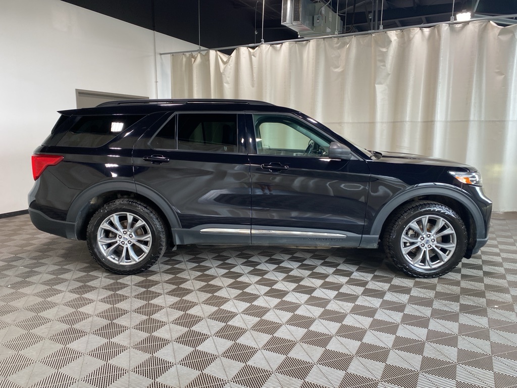 2022 Ford Explorer XLT photo 16