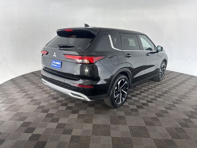 2024 Mitsubishi Outlander SE photo 4