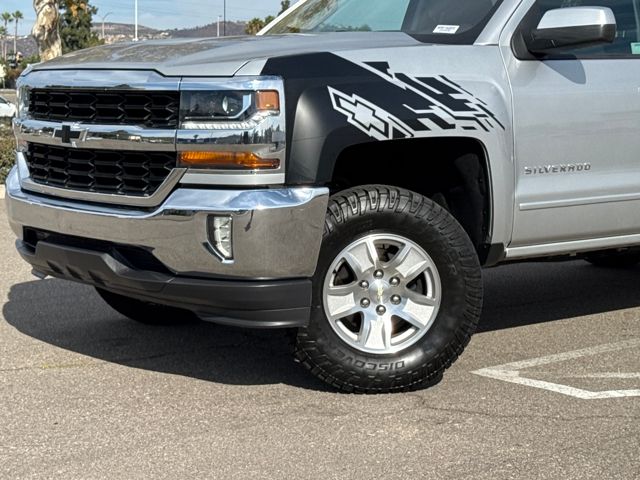 2018 Chevrolet Silverado 1500 LT photo 3