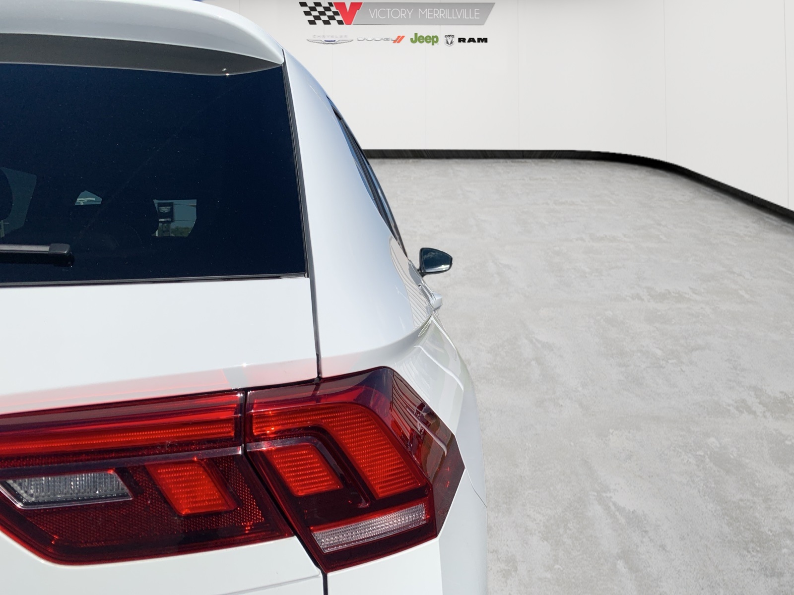2024 Volkswagen Tiguan SE Wolfsburg Edition photo 5