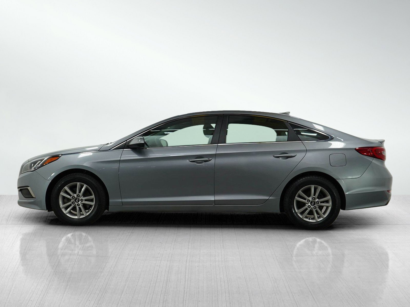 Used 2017 Hyundai Sonata Base with VIN 5NPE24AF5HH514810 for sale in Burnsville, Minnesota