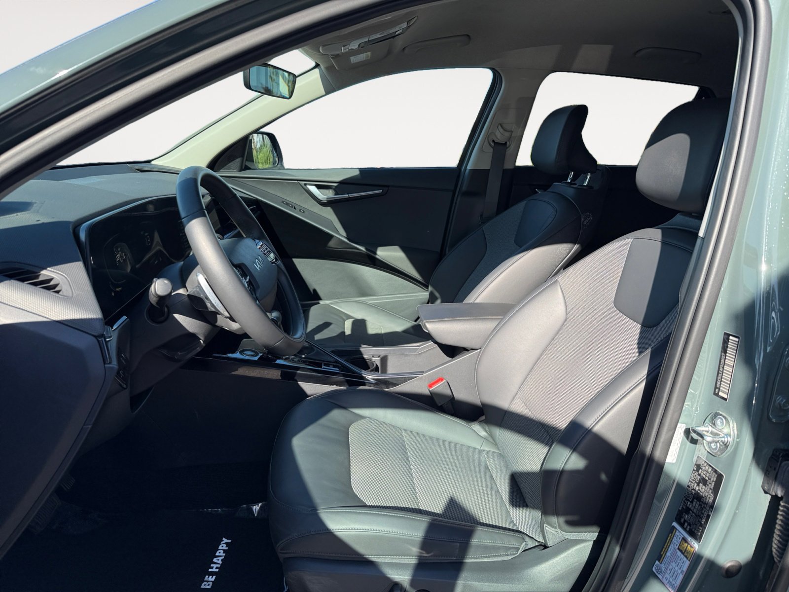 2023 Kia Niro EX photo 10