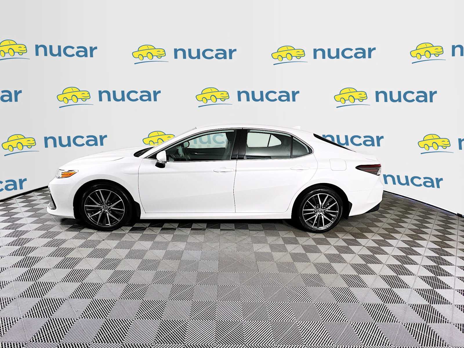 2023 Toyota Camry XLE photo 4
