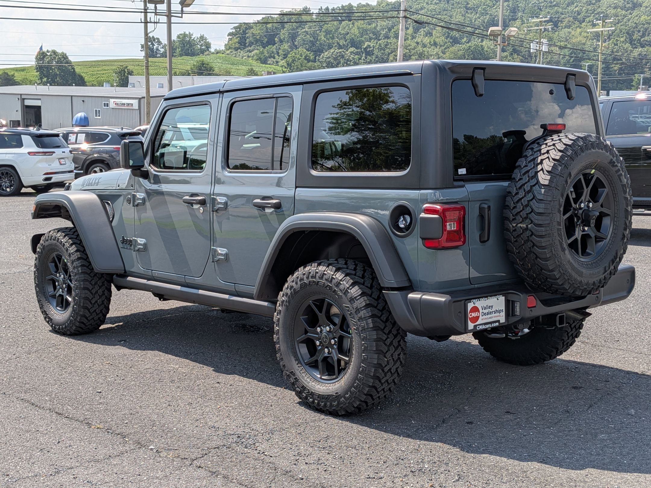 2025 Jeep Wrangler Willys photo 7