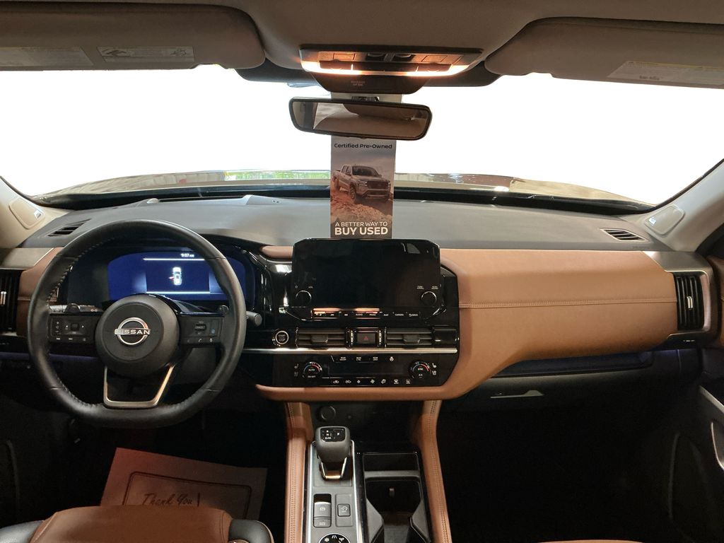2024 Nissan Pathfinder Platinum photo 9