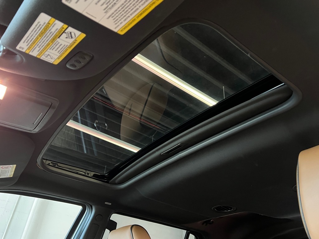 2014 Lincoln Navigator Base photo 17
