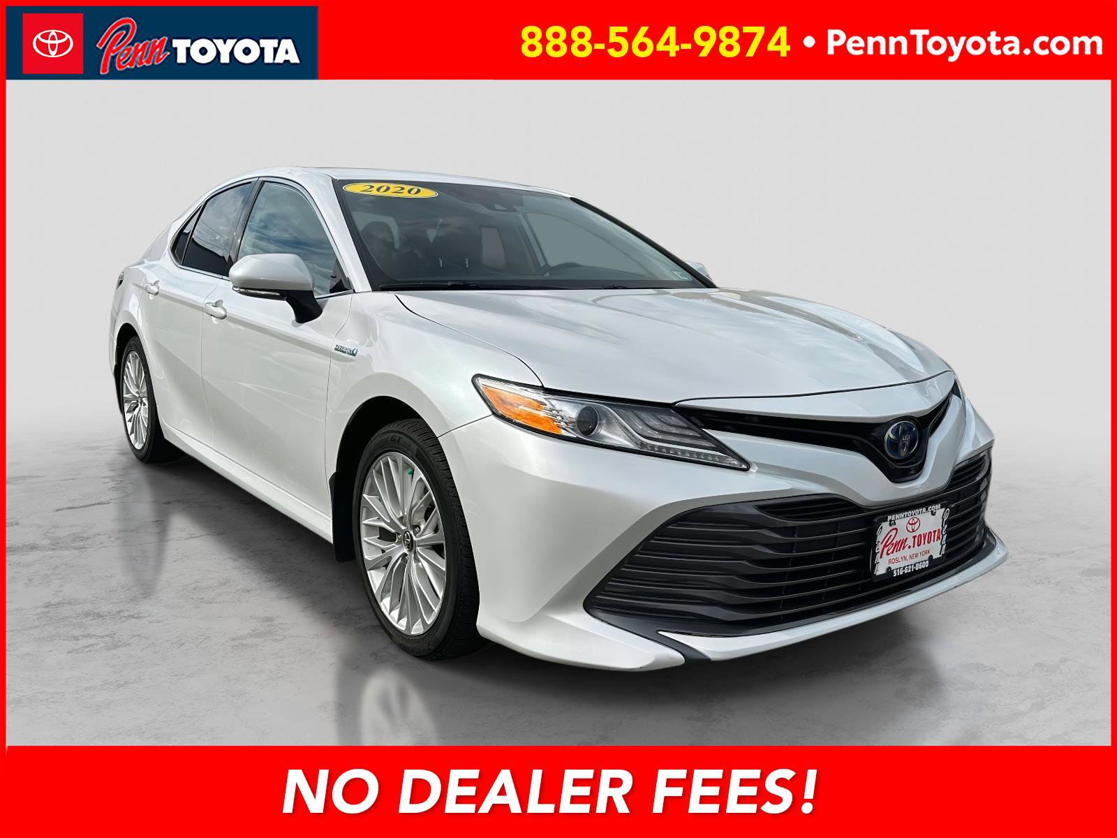 2020 Toyota Camry XLE's photo