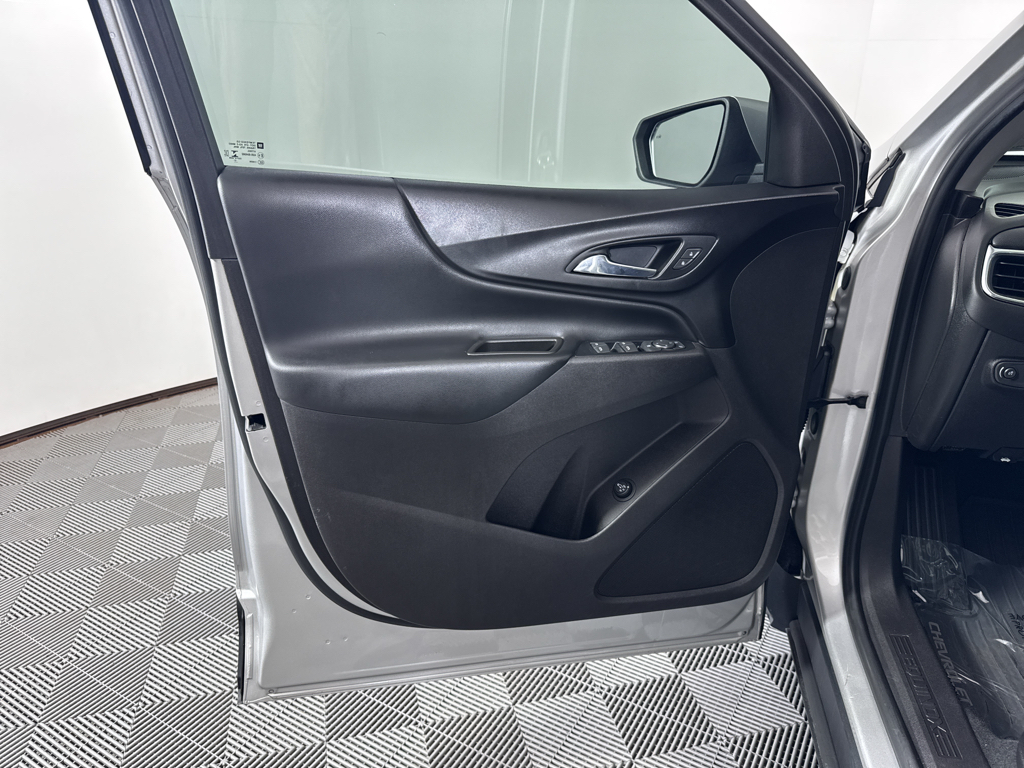 2018 Chevrolet Equinox LT photo 28