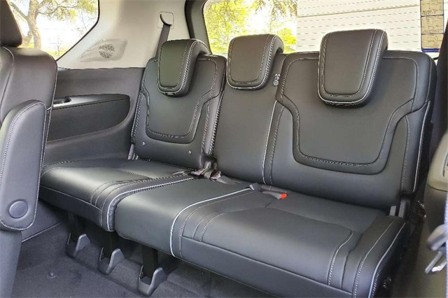 2025 Infiniti QX80 Luxe photo 17
