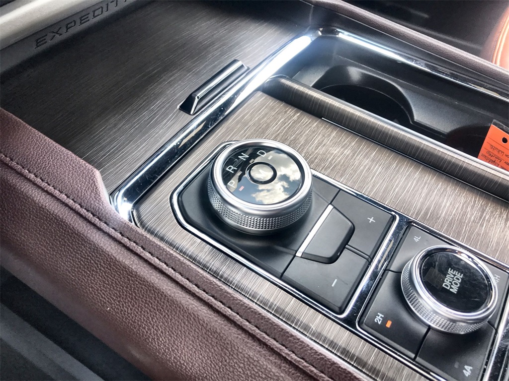 2023 Ford Expedition MAX Limited photo 19