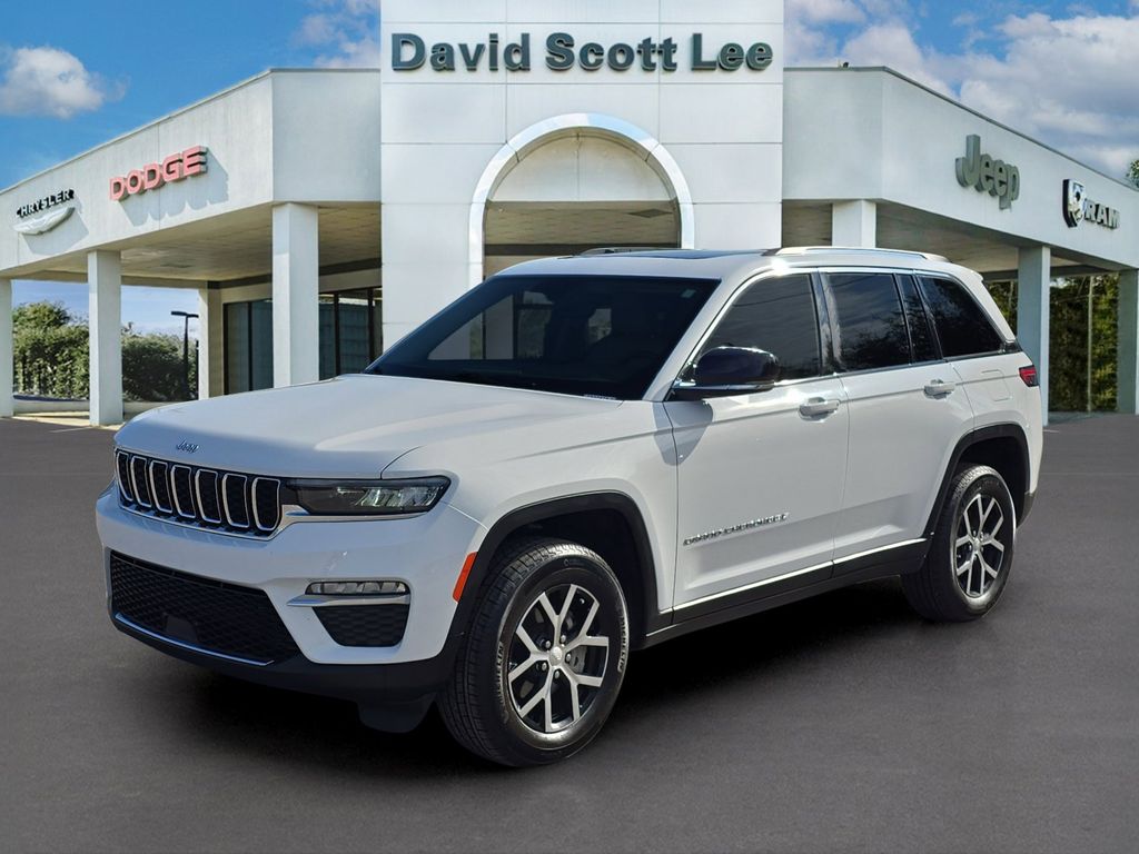 2022 Jeep Grand Cherokee Limited's photo