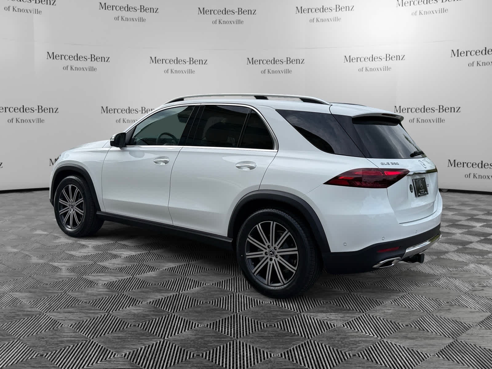 2026 Mercedes Benz GLE 350 4MATIC photo 2