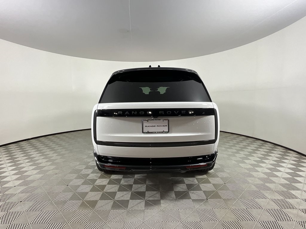 2025 Land Rover Range Rover SE photo 4