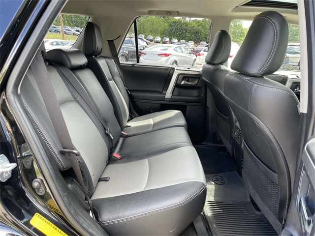 2018 Toyota 4Runner SR5 photo 13