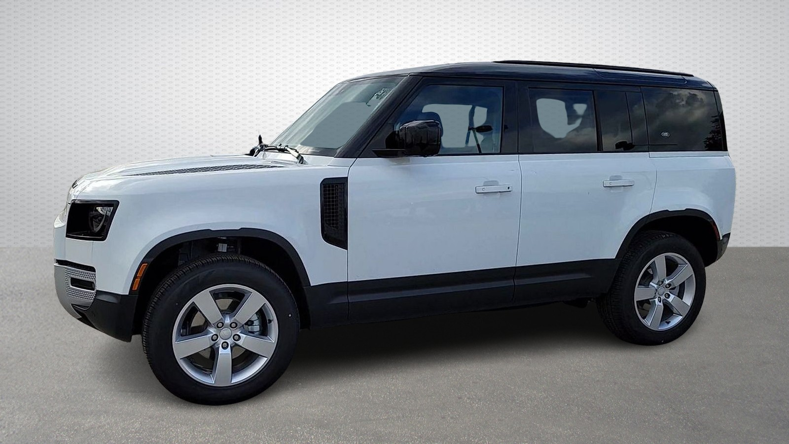 New 2024 Land Rover Defender 110 S 4 Door SUV in Wilmington 24A9078