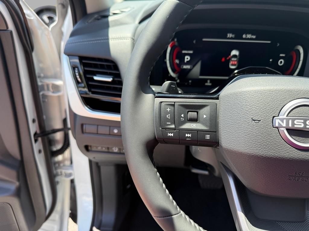 2025 Nissan Rogue SL photo 6