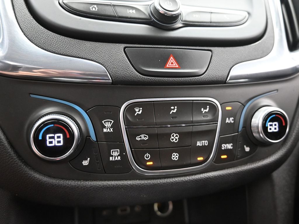 2020 Chevrolet Equinox LT photo 13
