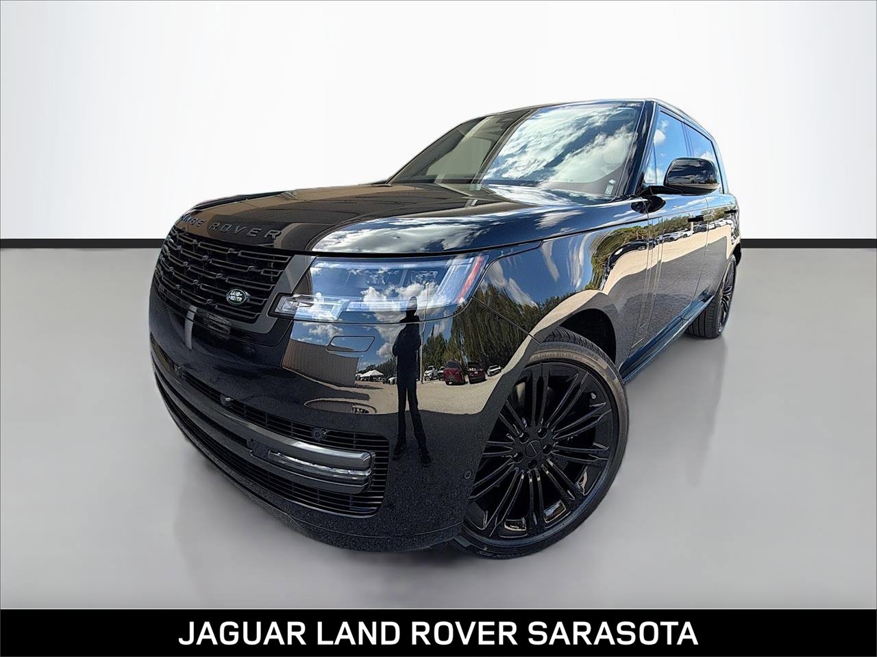 2026 Land Rover Range Rover SE's photo