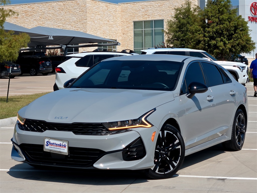 2024 Kia K5 GT-Line photo 2