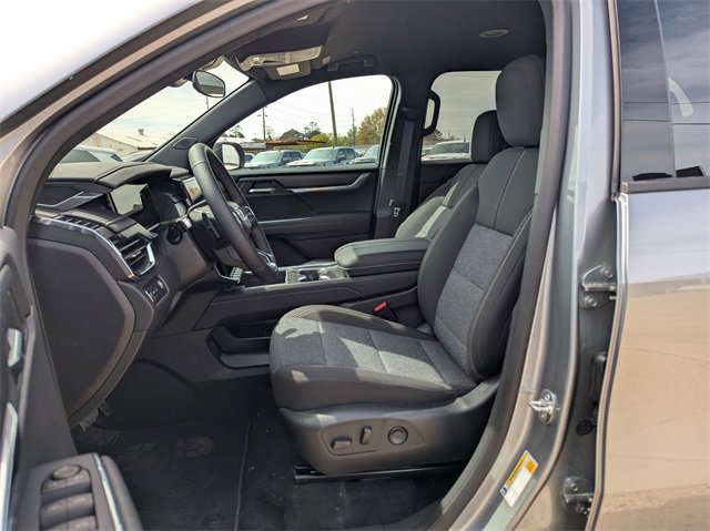 2025 Gmc Acadia Elevation photo 2