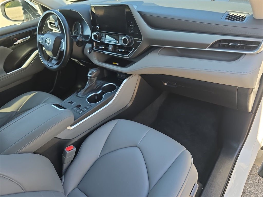 2023 Toyota Highlander XLE photo 36