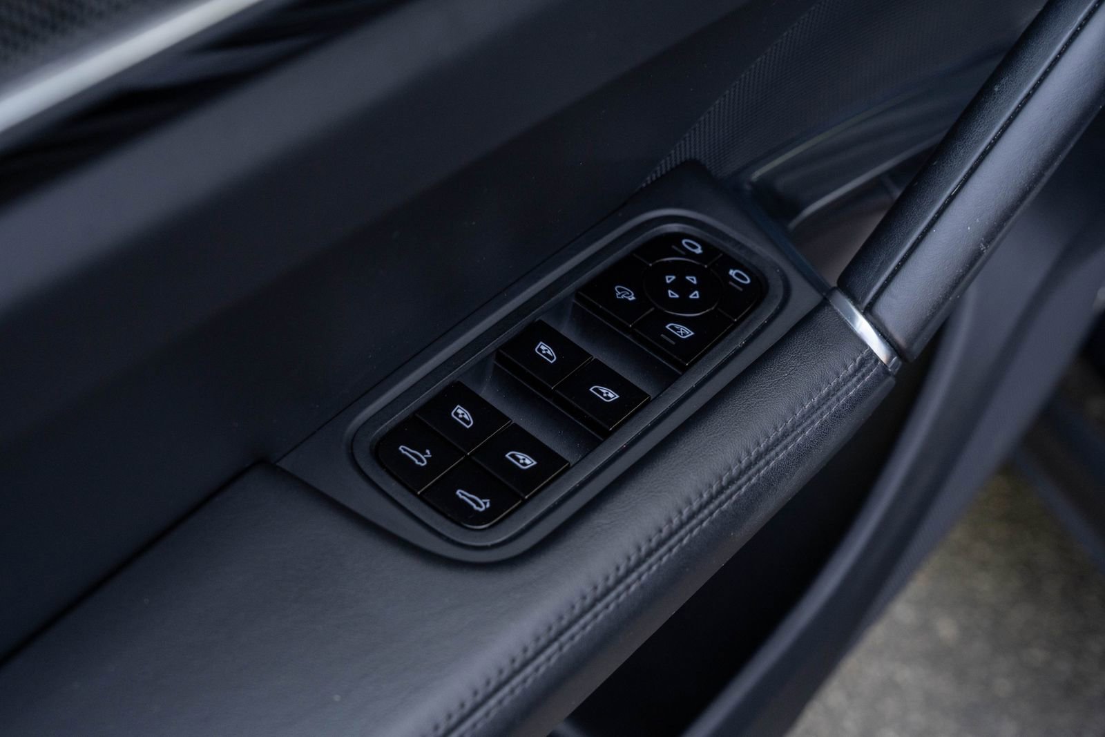 2020 Porsche Cayenne Turbo photo 21