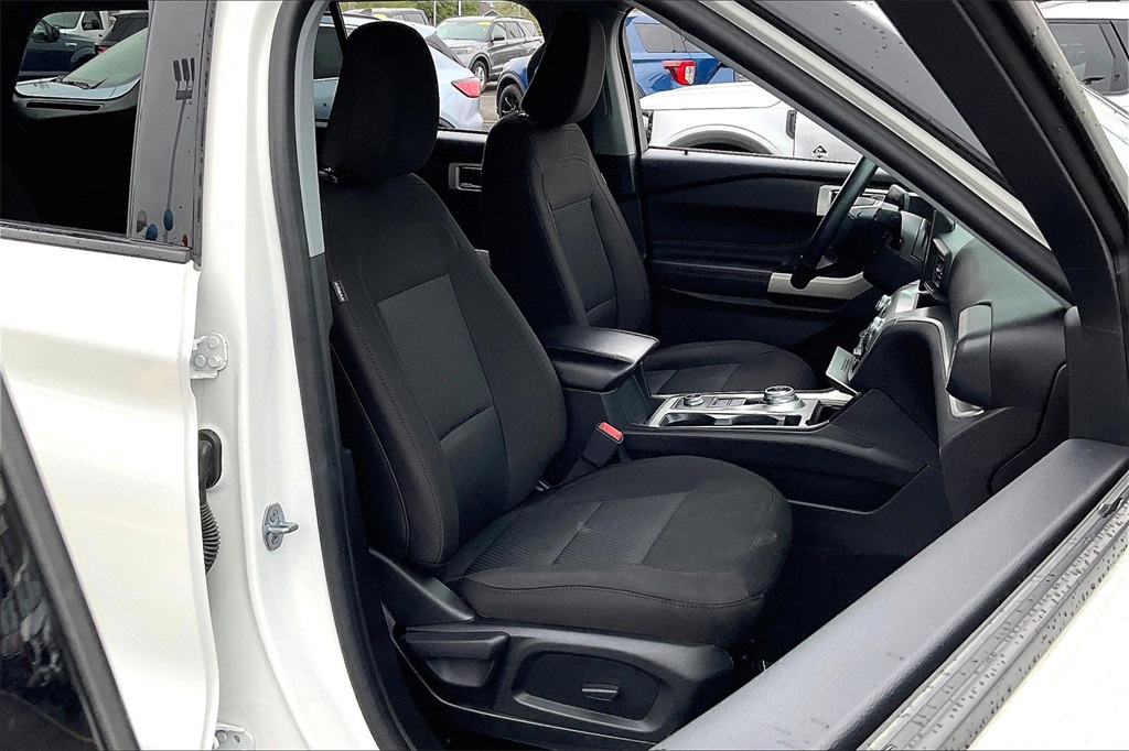 2022 Ford Explorer XLT photo 6