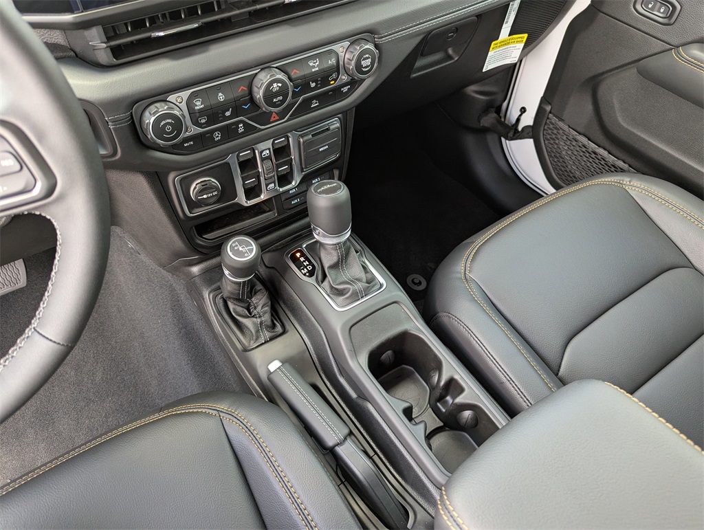 2025 Jeep Gladiator Sport photo 26